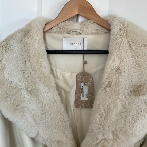 MESHKI Rebekah Oversized Pu Trench Coat with Fur Trim - Picture 2 of 9